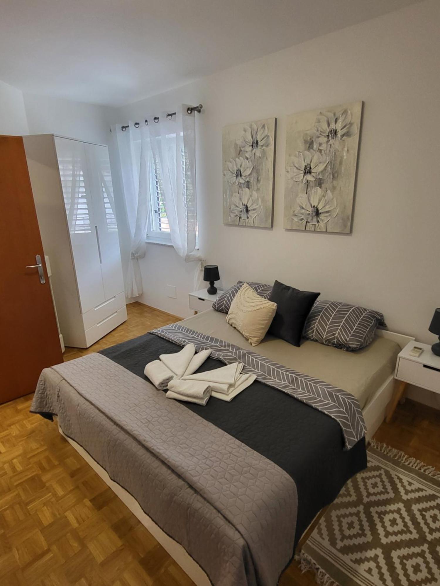 Apartmani Andiks Dramalj Exterior photo