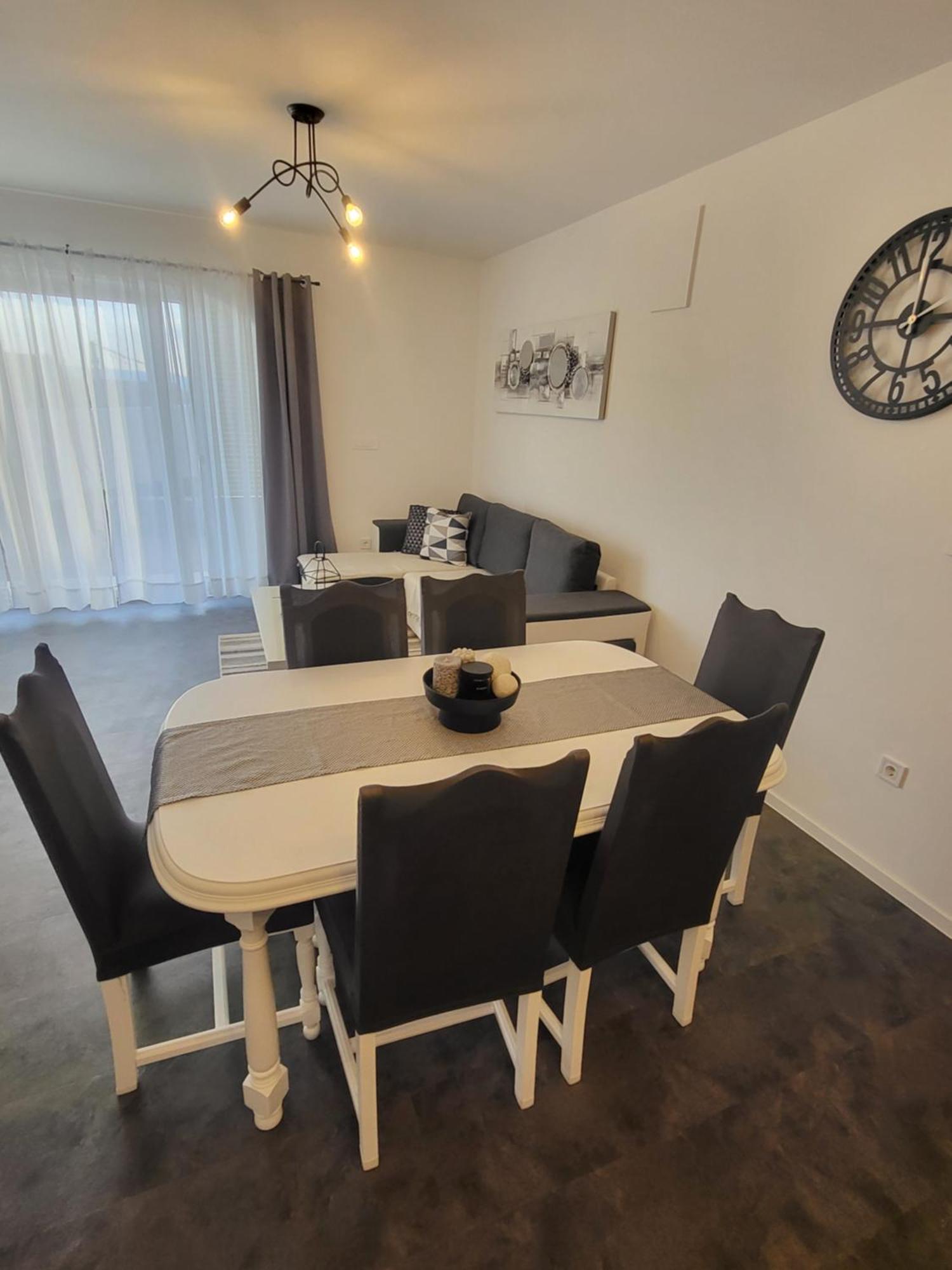 Apartmani Andiks Dramalj Exterior photo