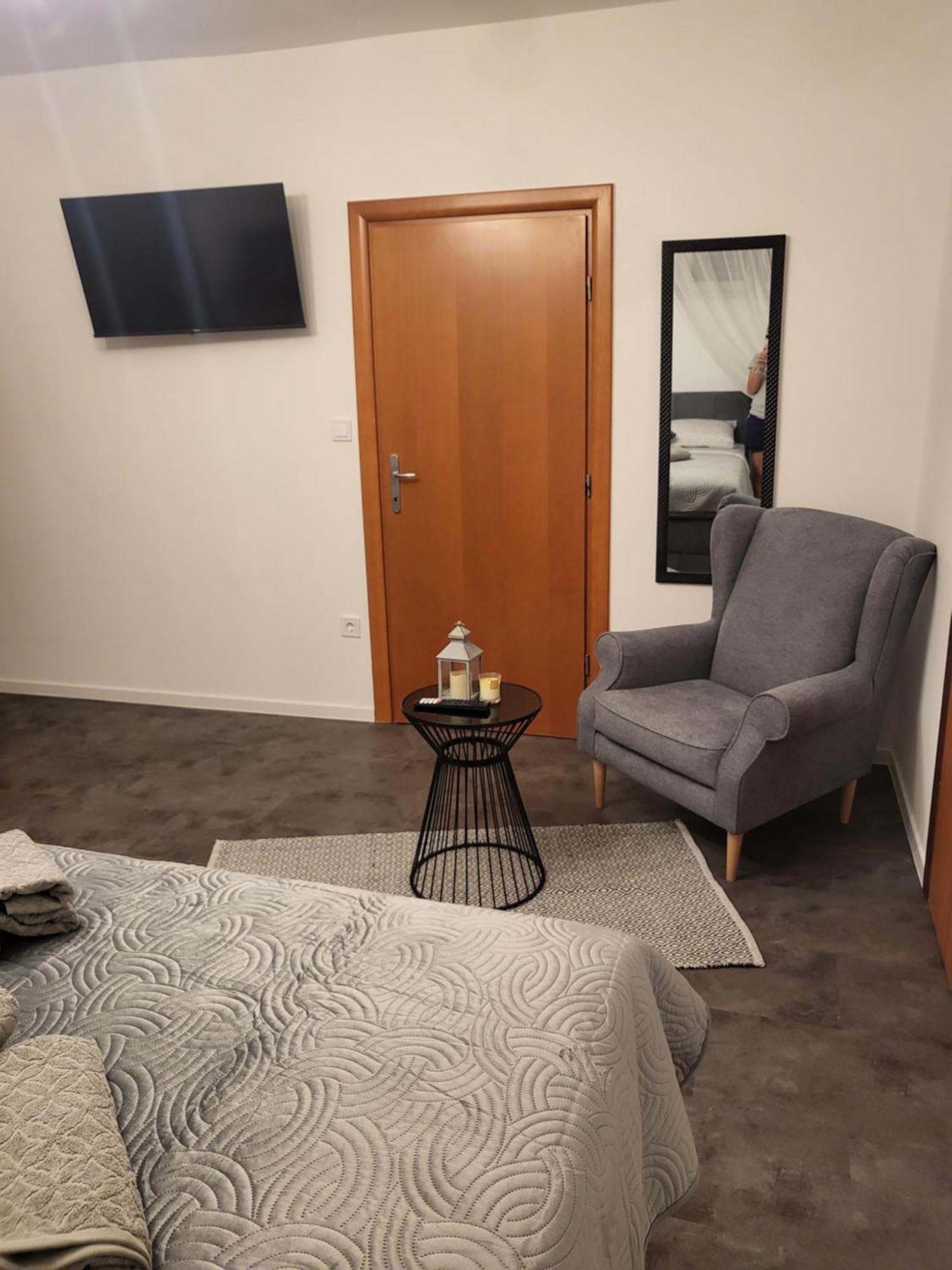 Apartmani Andiks Dramalj Exterior photo