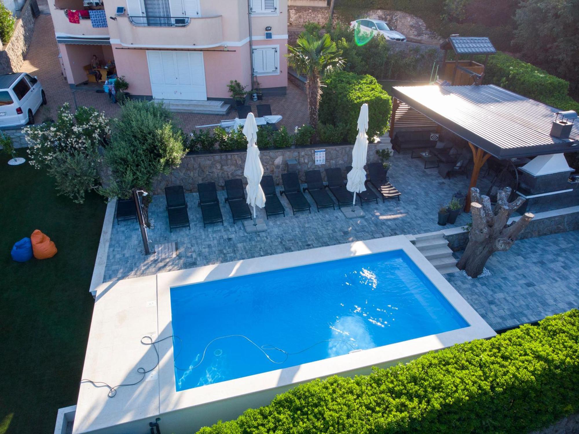Apartmani Andiks Dramalj Exterior photo